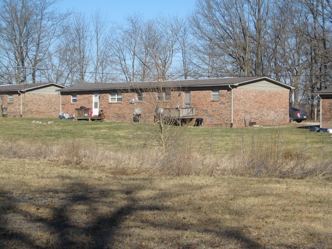 River Road Apartments in Shelbyville, IN - Foto de edificio - Building Photo