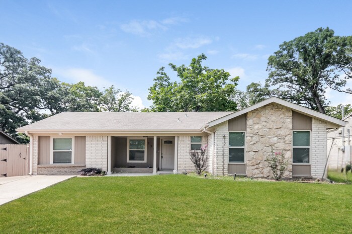 7315 Gayglen Dr in Dallas, TX - Building Photo