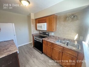 208 N Dade Ave in Ferguson, MO - Building Photo - Building Photo