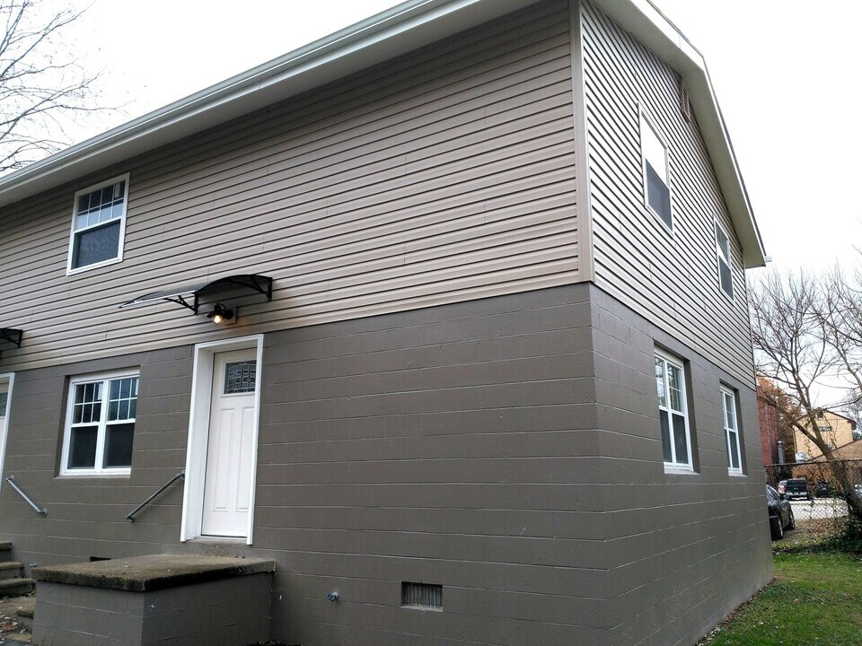 317 Gilman Ave in Marietta, OH - Building Photo