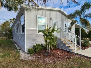 25 Nyborg Ave in North Fort Myers, FL - Building Photo - Building Photo
