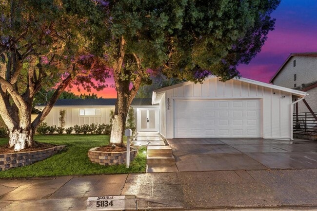 5834 McDonie Ave in Woodland Hills, CA - Building Photo - Building Photo