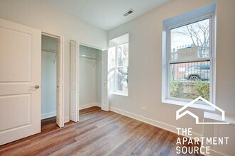 1142 W 17th Pl in Chicago, IL - Building Photo - Building Photo