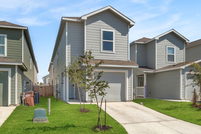 11006 Tree Line in San Antonio, TX - Building Photo - Building Photo
