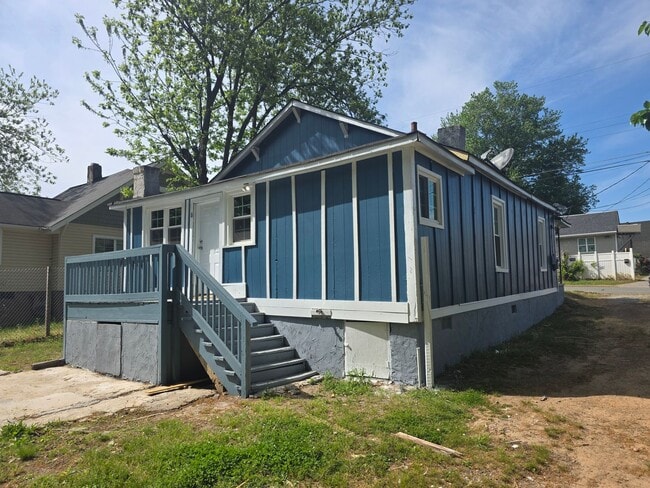 904 Crowder St in Winston-Salem, NC - Building Photo - Building Photo