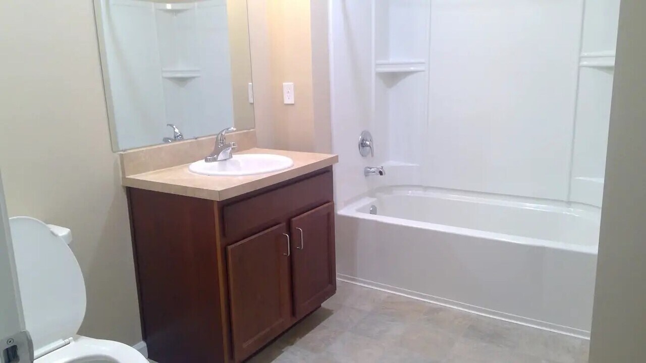 6950 US-98 in Panama City Beach, FL - Building Photo