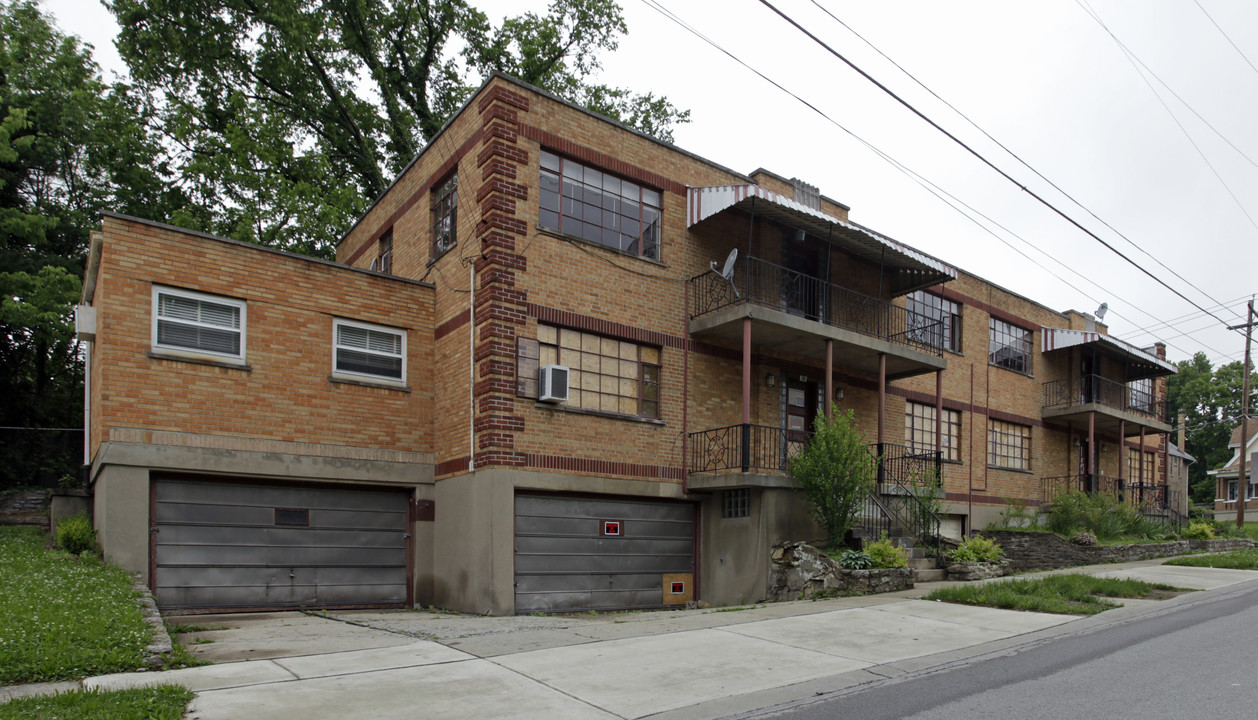 781 Clanora Dr in Cincinnati, OH - Foto de edificio