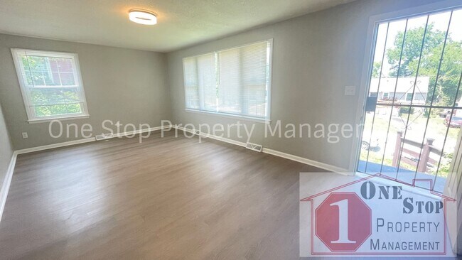 3807 E 71st Terrace in Kansas City, MO - Building Photo - Building Photo