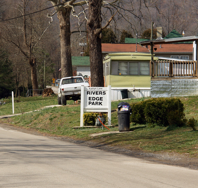 Old River Rd in Madison, WV - Building Photo - Building Photo