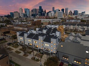 2621 Jackson St in Houston, TX - Building Photo - Building Photo