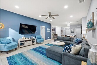 5376 Oakbourne Ave in Davenport, FL - Building Photo - Building Photo