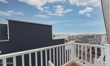 32 Webster Ave in Seaside Heights, NJ - Foto de edificio - Building Photo