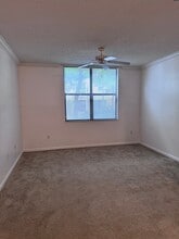 1919 Van Buren St, Unit 115A in Hollywood, FL - Building Photo - Building Photo