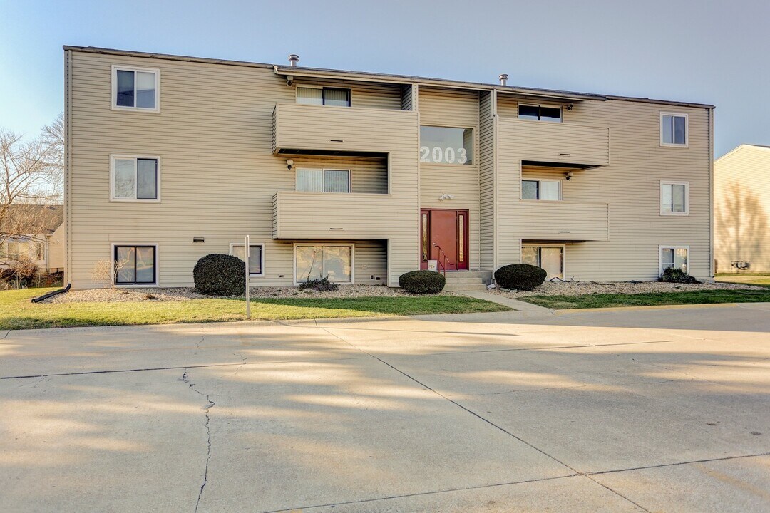 2003-F S Mattis Ave in Champaign, IL - Building Photo
