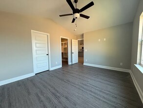 1055 Javier Dr in Springfield, TN - Building Photo - Building Photo