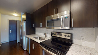 183 Fuller St, Unit 602 Apartamentos