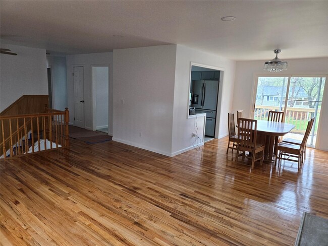 property at 7 Carpenter Dr
