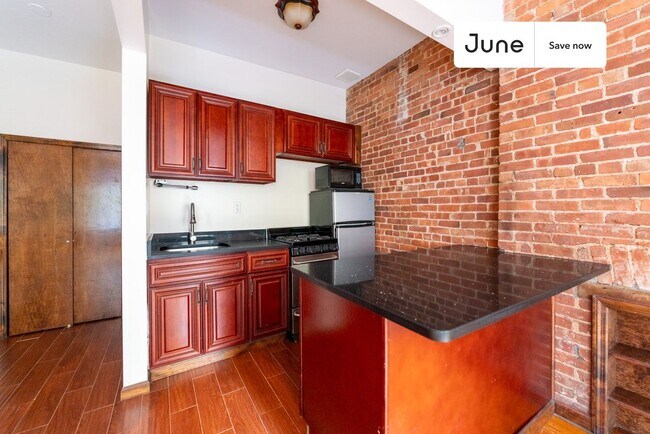 349 W 46th, Unit 2S in New York, NY - Foto de edificio - Building Photo