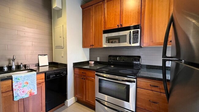 351 Beacon St, Unit 6