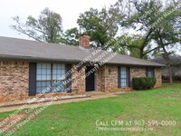 304 Woodhaven Dr in Whitehouse, TX - Building Photo - Building Photo