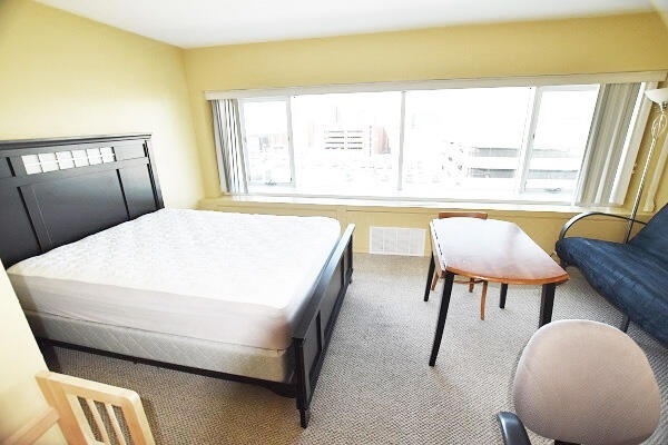 555 E William St, Unit 8 in Ann Arbor, MI - Building Photo - Building Photo