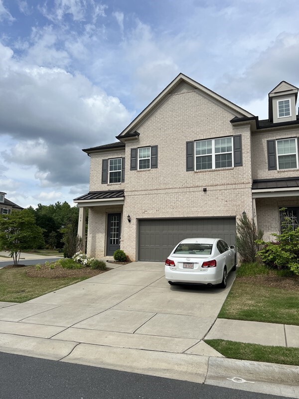 property at 156 Heathbrook Ln