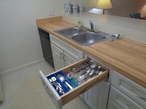 5527 NE Gulfstream Way in Stuart, FL - Building Photo - Building Photo