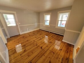 38 Souhegan St in Milford, NH - Building Photo - Building Photo