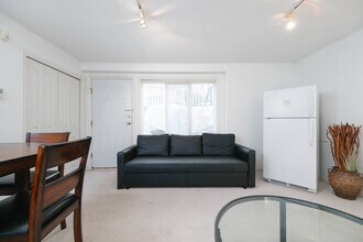 1122 W 41st Ave in Vancouver, BC - Building Photo - Building Photo
