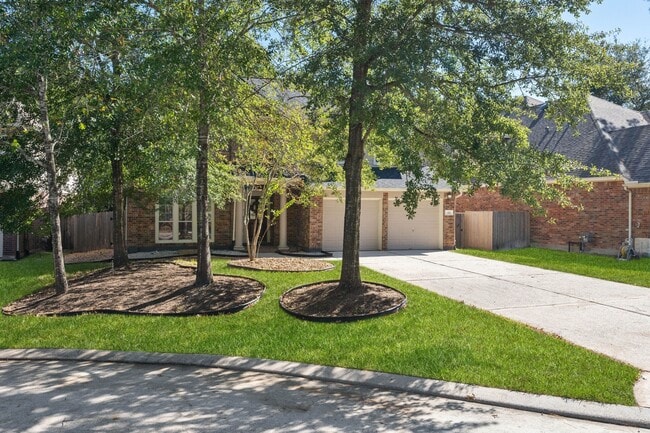 11 Korbel Ct in The Woodlands, TX - Building Photo - Building Photo