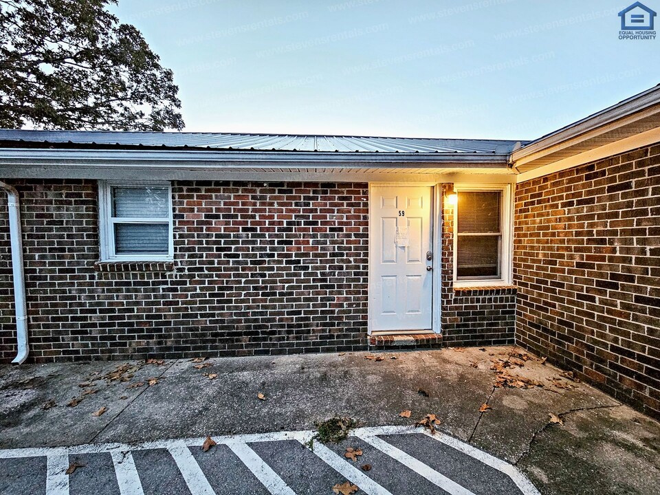 702 Couch St in McMinnville, TN - Building Photo