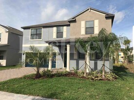 9901 Victory Gallop Loop in Ruskin, FL - Building Photo