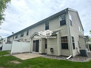9244 Merrimac Ln N in Maple Grove, MN - Building Photo - Building Photo