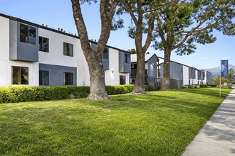 Ascot Park Apartments in San Bernardino, CA - Building Photo - Building Photo