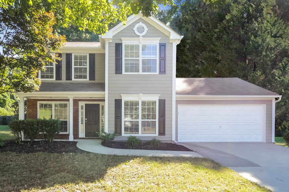 1955 Hidden Valley Dr SW in Marietta, GA - Building Photo