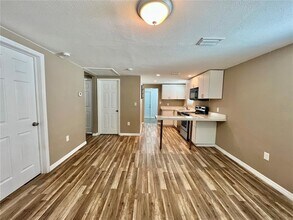3720 W Elrod Ave in Tampa, FL - Building Photo - Building Photo