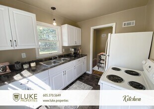 316 N Lake Ave in Sioux Falls, SD - Building Photo - Building Photo