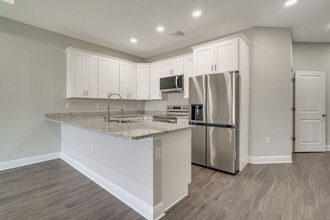 809 Agnes Ave in Lehigh Acres, FL - Building Photo - Building Photo