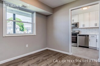 802 Main St-Unit -3 in Duryea, PA - Foto de edificio - Building Photo