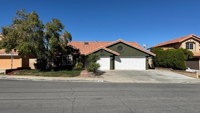 property at 3625 Toscany Ct