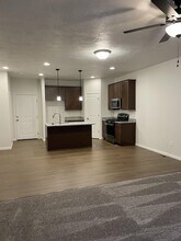 15135 S Reins Way in Bluffdale, UT - Building Photo - Building Photo