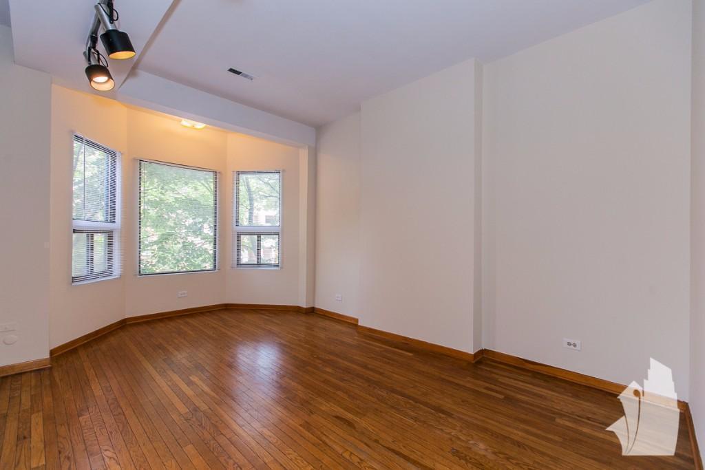 873 W Lill Ave, Unit 873-B3 in Chicago, IL - Building Photo