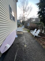 233 Hoyt St in Darien, CT - Building Photo