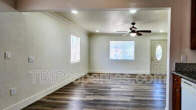 934 N Florence Ave in Colton, CA - Foto de edificio - Building Photo