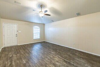 1905 99th Pl in Lubbock, TX - Building Photo - Building Photo