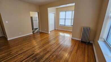 7726 N Marshfield Ave, Unit 3B in Chicago, IL - Building Photo - Building Photo