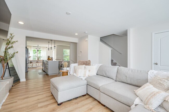 64 Tate Manor Dr in Charles Town, WV - Foto de edificio - Building Photo