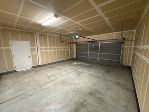 3223 N Memory St in Visalia, CA - Building Photo - Building Photo