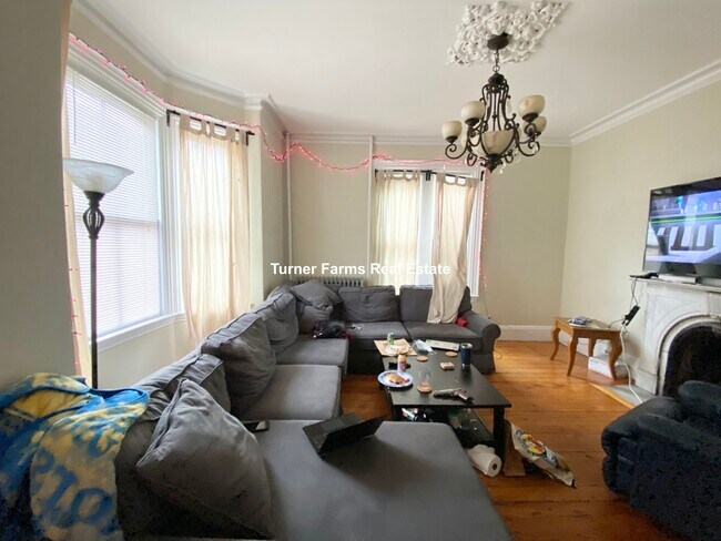 72 Alleghany St, Unit 75 in Boston, MA - Foto de edificio - Building Photo