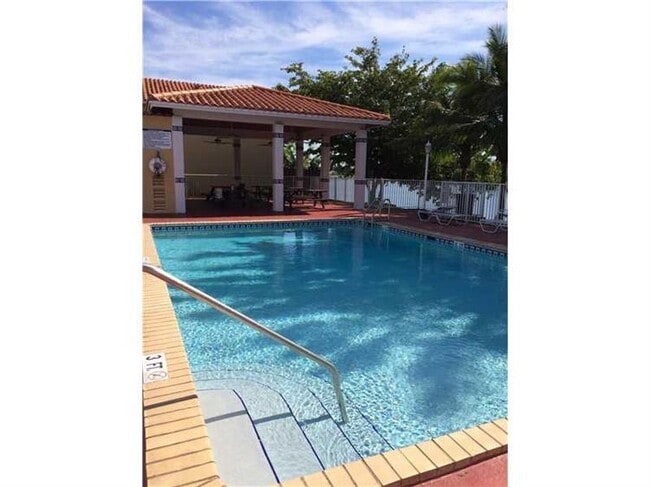 7090 NW 173rd Dr, Unit # 208 in Hialeah, FL - Building Photo - Building Photo